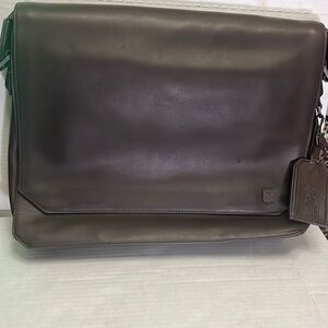VINCE
CAMUTO Unisex Office bag 💼 with tag name and padded for laptop or iPad